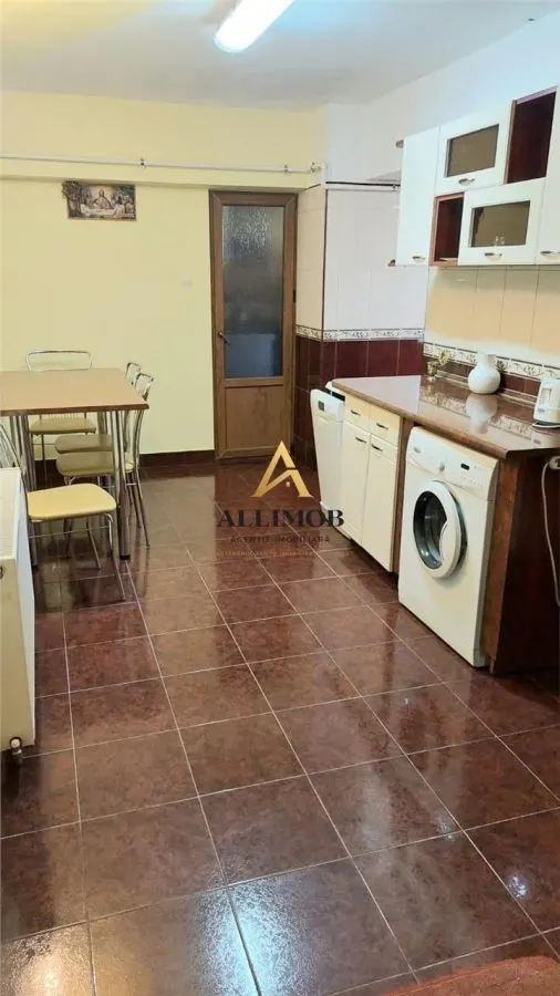 Apartament 4 camere in Targoviste,zona CFR - foto 10