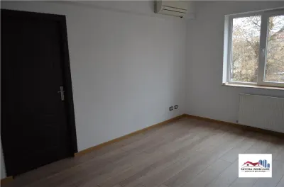Spatiu pentru Birouri 2 Camere de Inchiriat Zona Ultracentrala - Targu Mures
