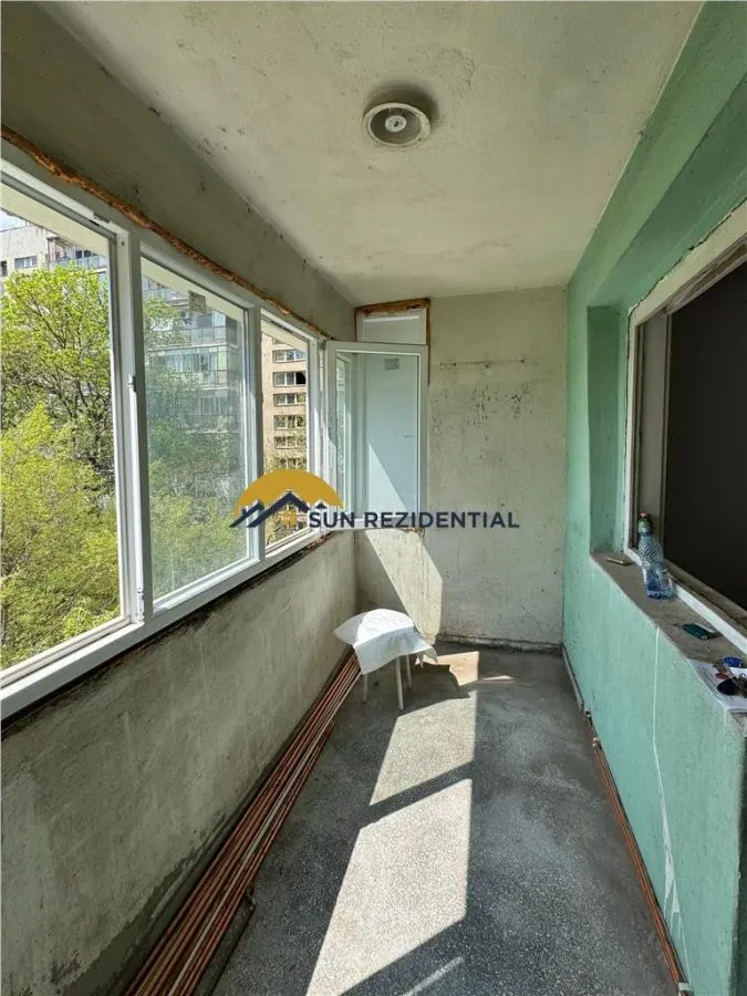 Basarabia,apartament 3 camere,bloc reabilitat,centrala termica,boxa - foto 12