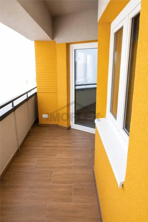 Apartament 4 camere - foto 3