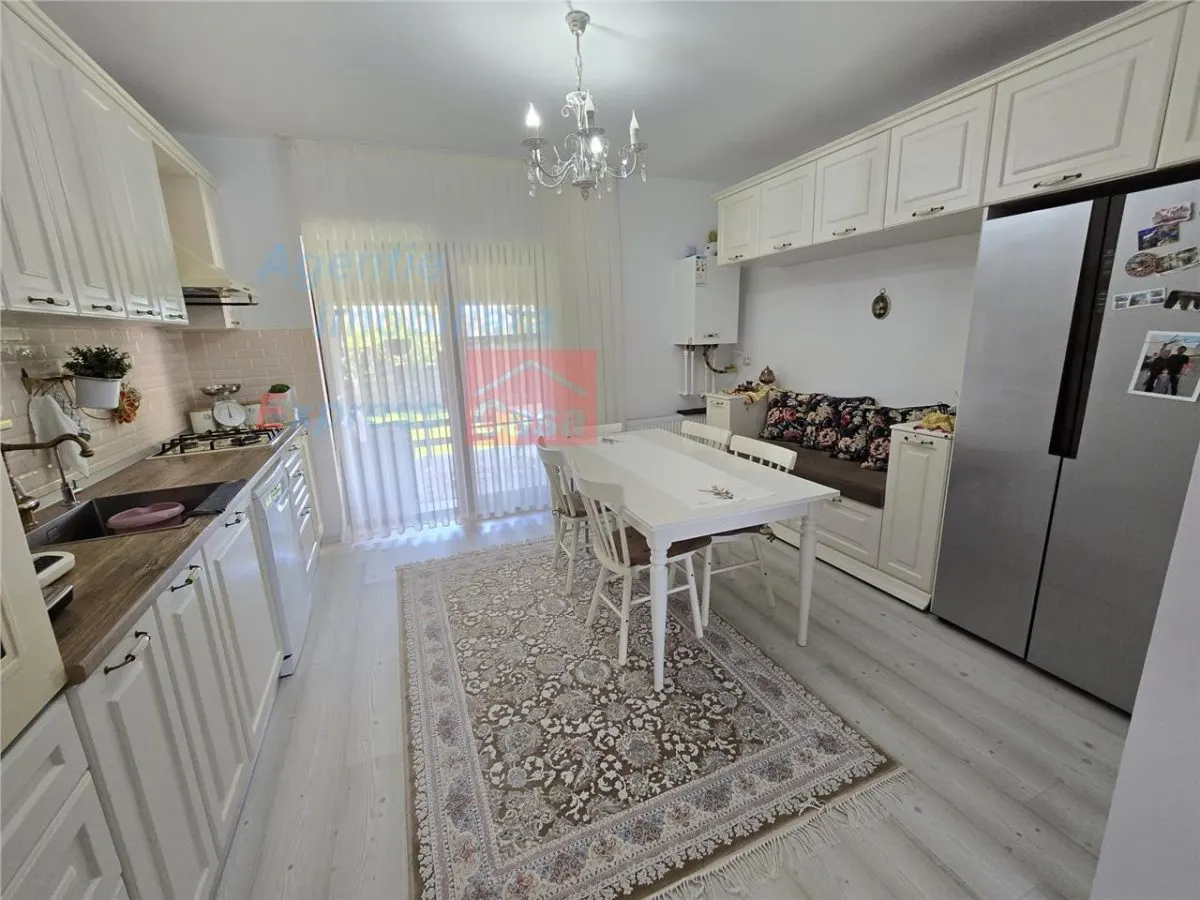 OPORTUNITATE! Proprietate deosebita de vanzare | Casa, 13.200 mp teren, doua iazuri cu peste | Raducaneni, Iasi - foto 2