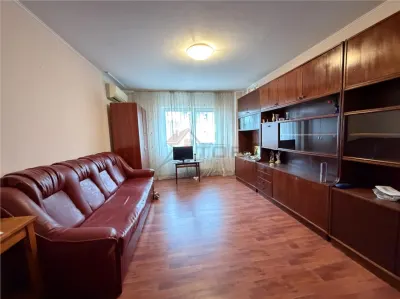 Apartament 2 camere, etajul 3, decomandat- Nicolina - foto 1