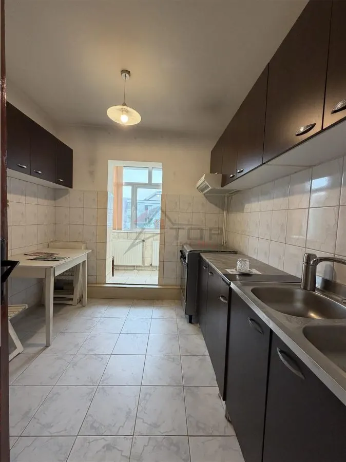 Apartament 2 camere, etajul 3, decomandat- Nicolina - foto 7
