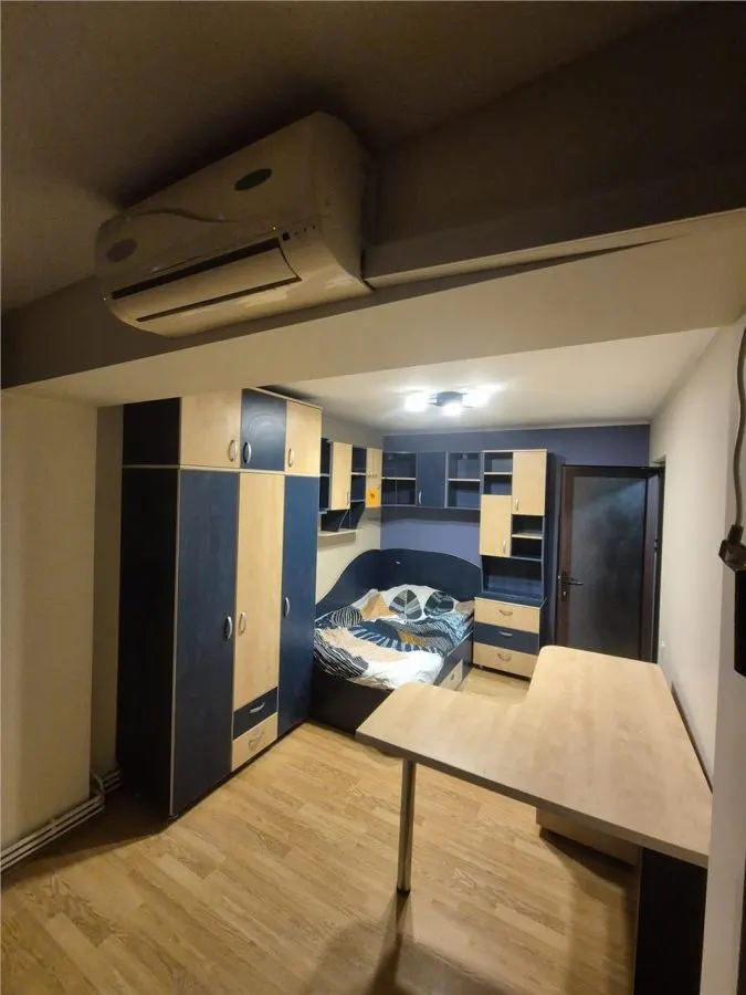 Inchiriere apartament cu 4 camere zona Republicii - foto 2