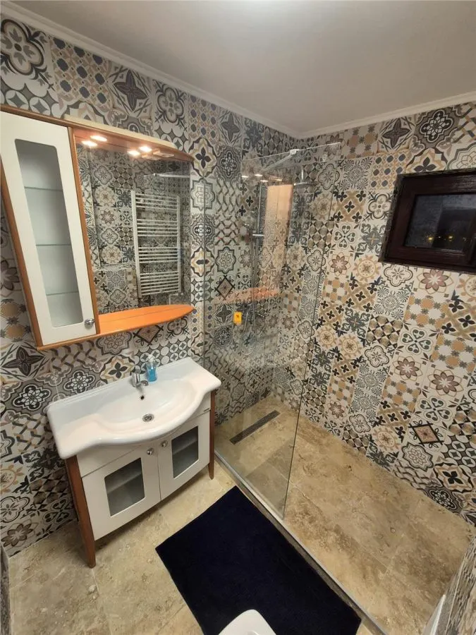 Inchiriere apartament cu 4 camere zona Republicii - foto 14