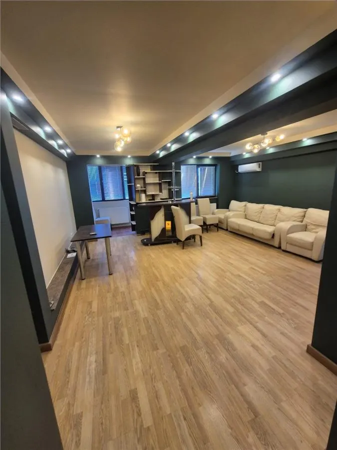 Inchiriere apartament cu 4 camere zona Republicii - foto 3