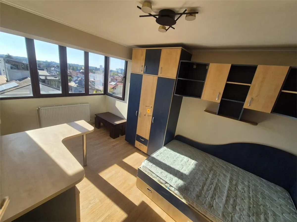 Inchiriere apartament cu 4 camere zona Republicii - foto 4