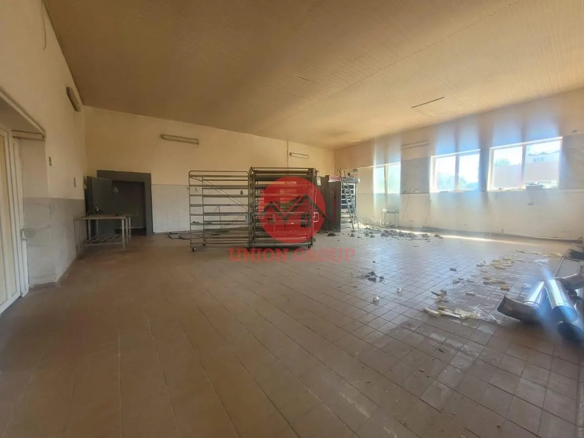 Spatiu Industrial/Hala, peste 750 mp,  Amplasat pe un Teren de 2000 mp, Zona Cet - foto 15