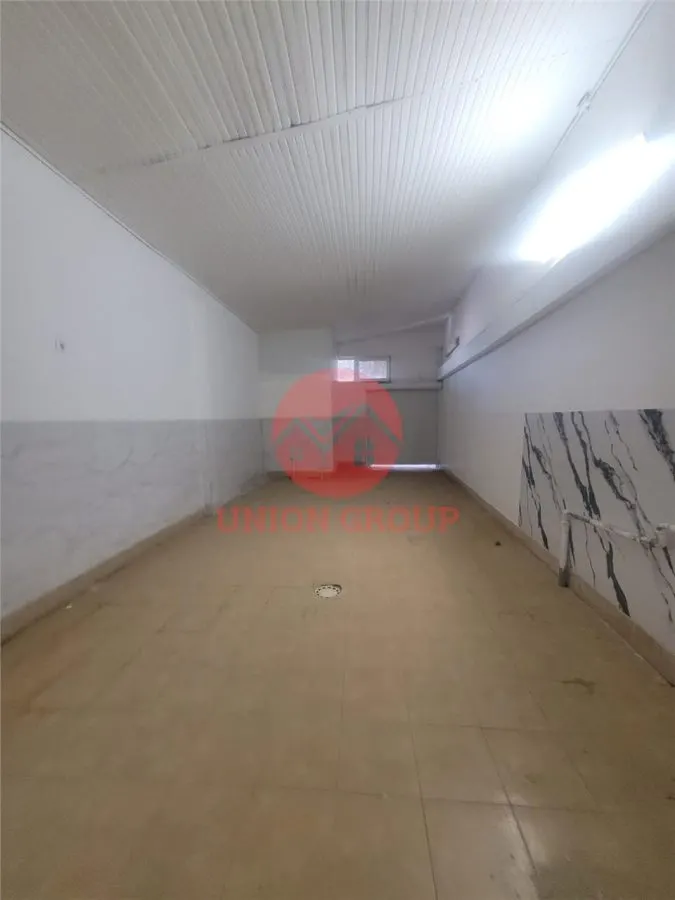 Spatiu Industrial/Hala, peste 750 mp,  Amplasat pe un Teren de 2000 mp, Zona Cet - foto 4