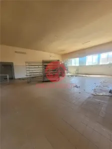 Spatiu Industrial/Hala, peste 750 mp,  Amplasat pe un Teren de 2000 mp, Zona Cet - foto 7