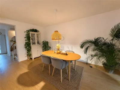 GIROC - DUPLEX - 4 CAMERE - 2 BAI - GARAJ - CURTE - Giroc