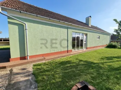 RECO Proprietate cu 2 case si teren mare in Girisu de Cris - Girisu de Cris