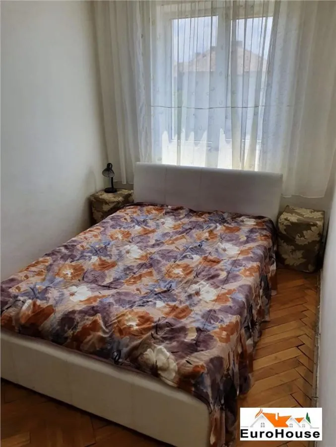 Apartament 3 Camere De Vanzare , Cetate - foto 4