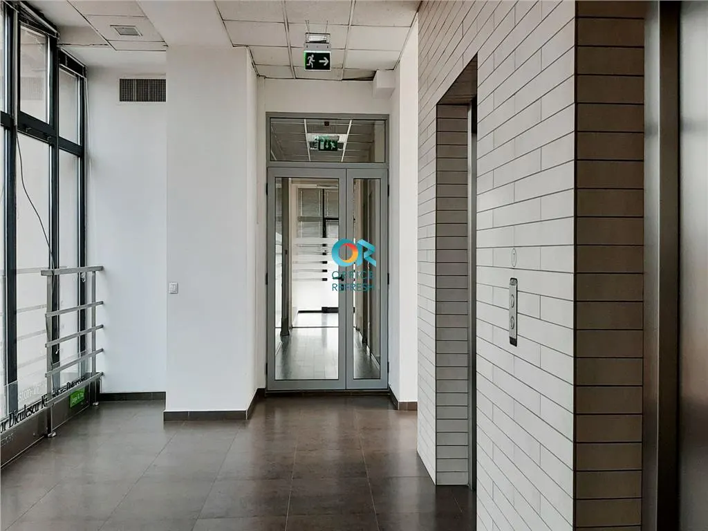 Spatiu de birouri de inchiriat (242 mp)  - zona centrala - foto 4