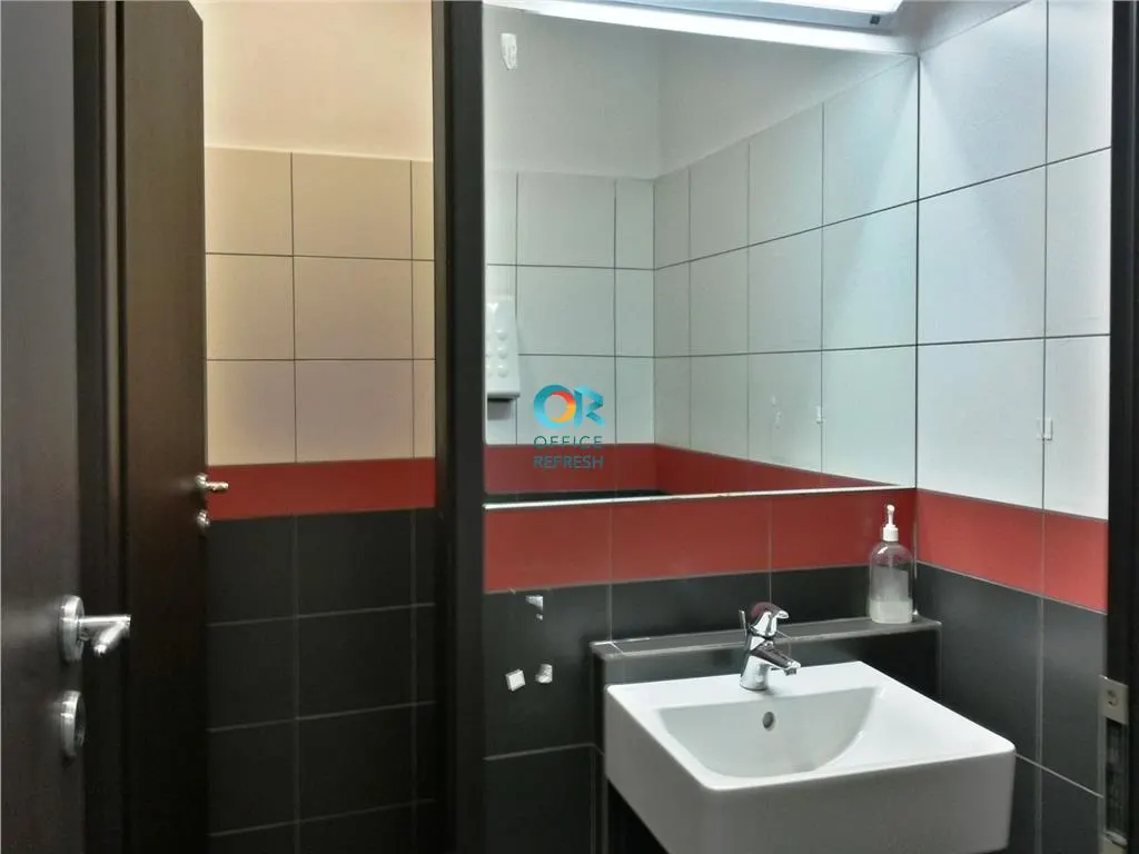 Spatiu de birouri de inchiriat (242 mp)  - zona centrala - foto 7