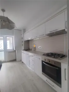 Inchiriere apartament  3 camere zona Centrala - foto 4