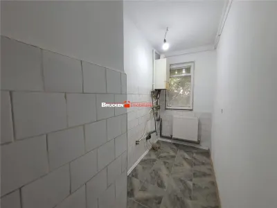 Apartament cu 2 camere de vanzare - foto 6