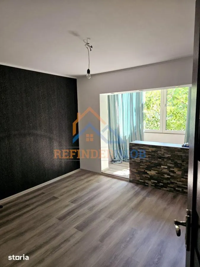 Vanzare 4 camere - foto 12