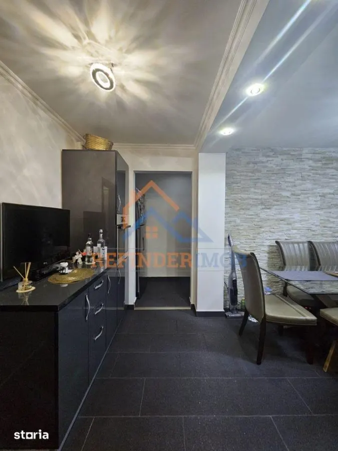 Vanzare 4 camere - foto 3
