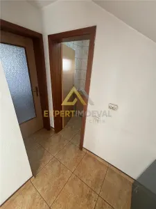 CLADIRE DE BIROURI DE INCHIRIAT IN BAIA MARE B DUL INDEPENDENTEI VIS A VIS DE VENETIA SHOWROOM - foto 7
