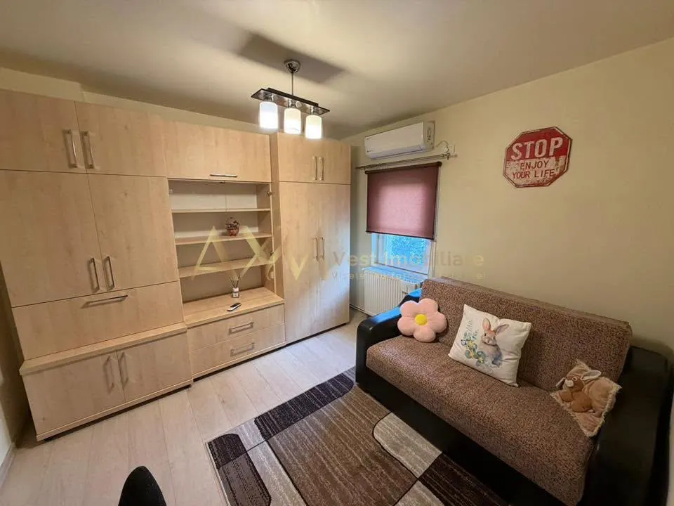 Inchiriere apartament 3 camere - foto 19