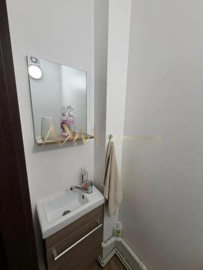 Inchiriere apartament 3 camere - foto 10