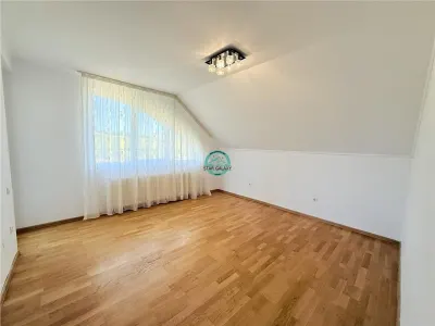 Vand casa in Sancrai cu 5 camere, 2 bai avand un teren generos de 1000mp - foto 13