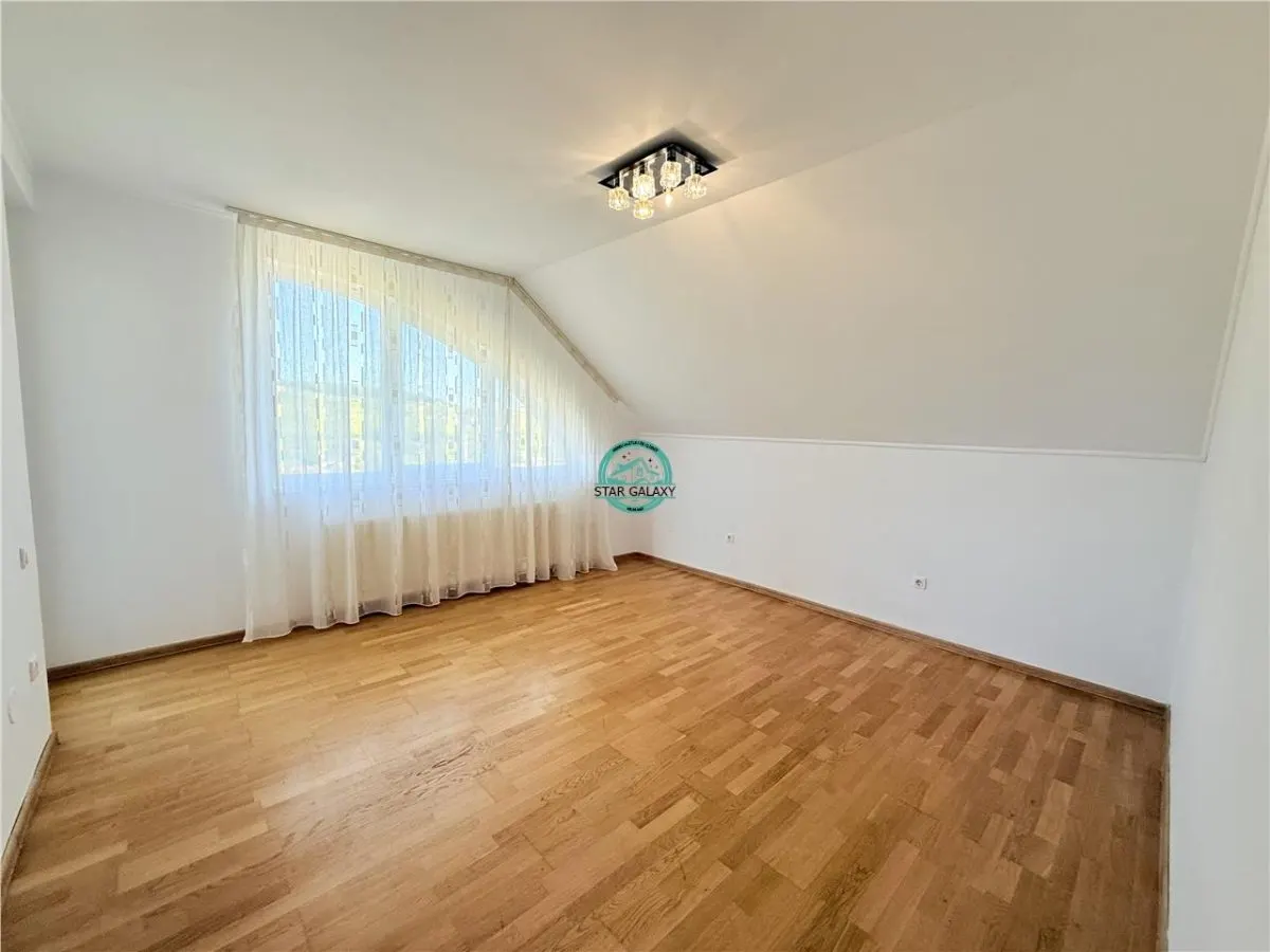 Vand casa in Sancrai cu 5 camere, 2 bai avand un teren generos de 1000mp - foto 13