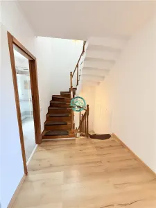 Vand casa in Sancrai cu 5 camere, 2 bai avand un teren generos de 1000mp - foto 14