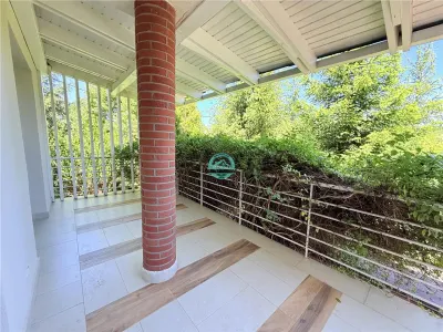 Vand casa in Sancrai cu 5 camere, 2 bai avand un teren generos de 1000mp - foto 4