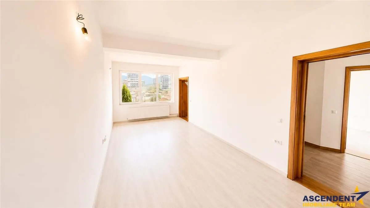 Nivel in casa, recomandat si activitati birou,  Tractorul, Brasov. - foto 11
