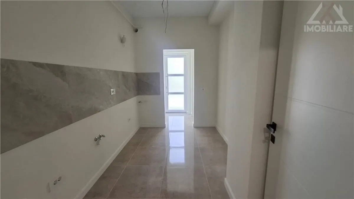 Apartament 2 camere Valea Lupului,Popas Pacurari Mall Moldova,parcare inclusa - foto 4