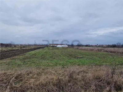 RECO Teren intravilan in Bors cu front mare - foto 6