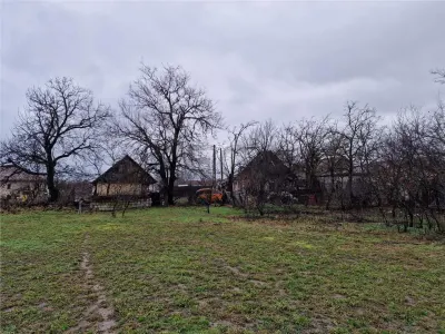 RECO Teren mare cu 2 case de demolat in Gepiu - foto 4