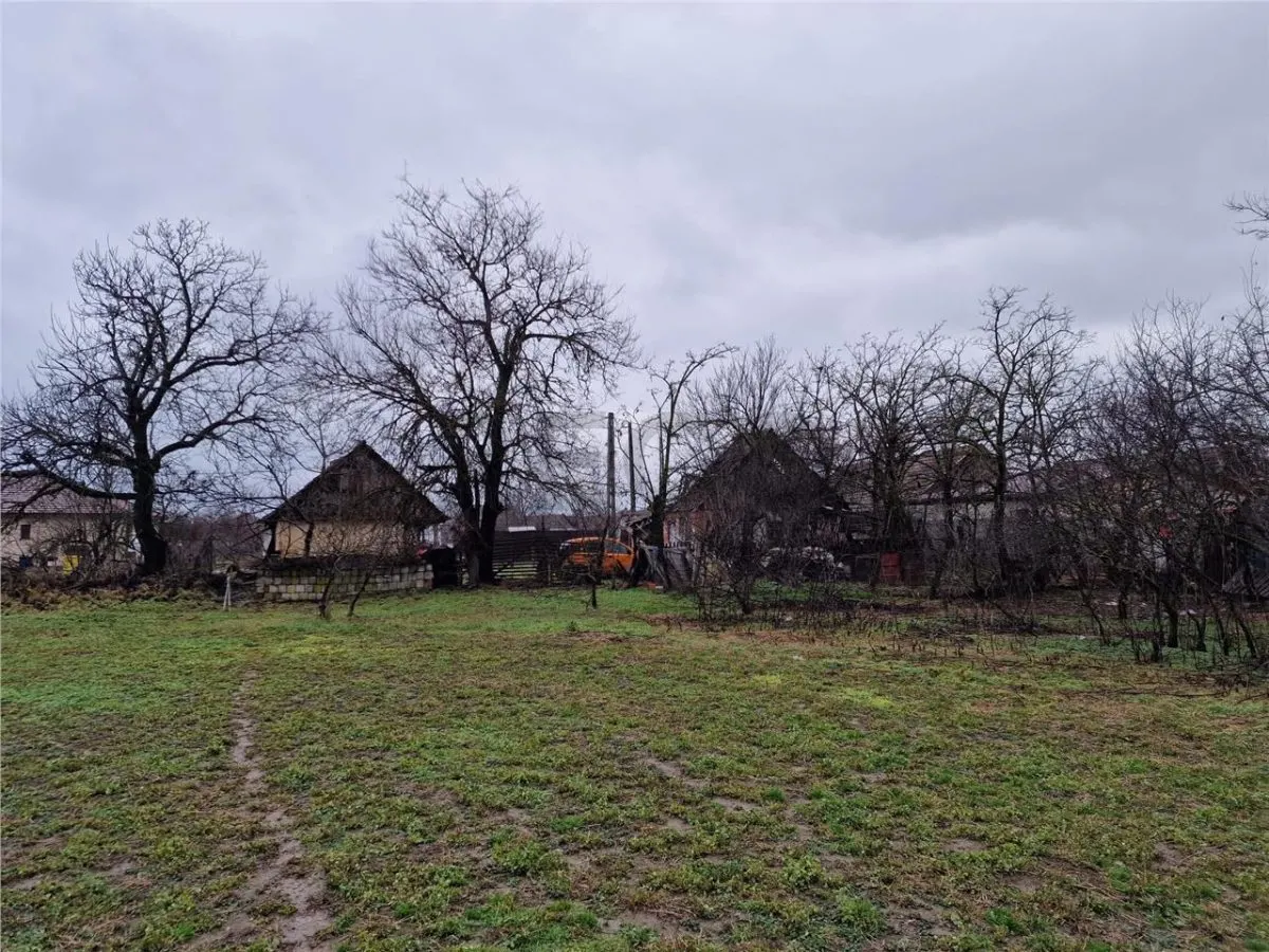 RECO Teren mare cu 2 case de demolat in Gepiu - foto 4