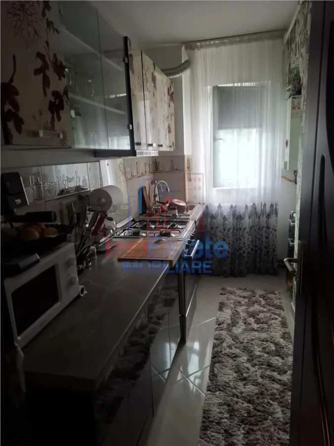 Apartament 3 camere Tatarasi - str Gradinari - foto 6