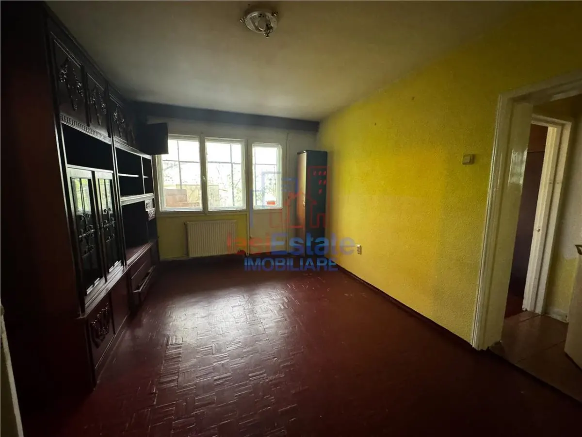 Apartament 3 camere zona Podu Ros - foto 2