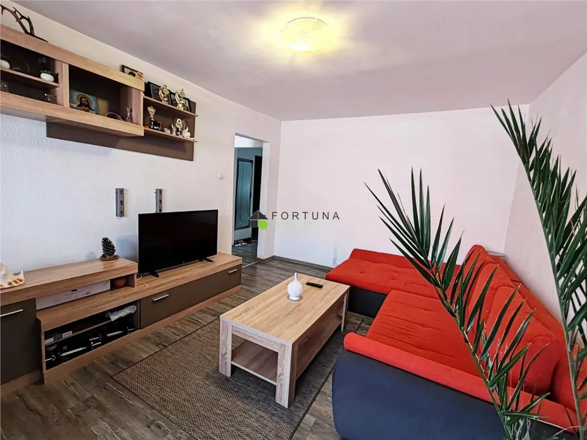 Apartament 3 camere , etaj intermediar - Astra - foto 1