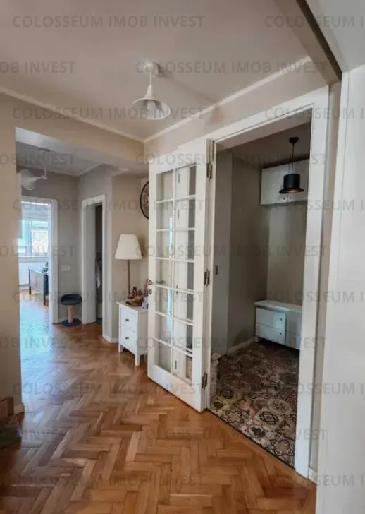 Apartament 3 camere, decomandat - zona Brasovul Vechi - foto 2