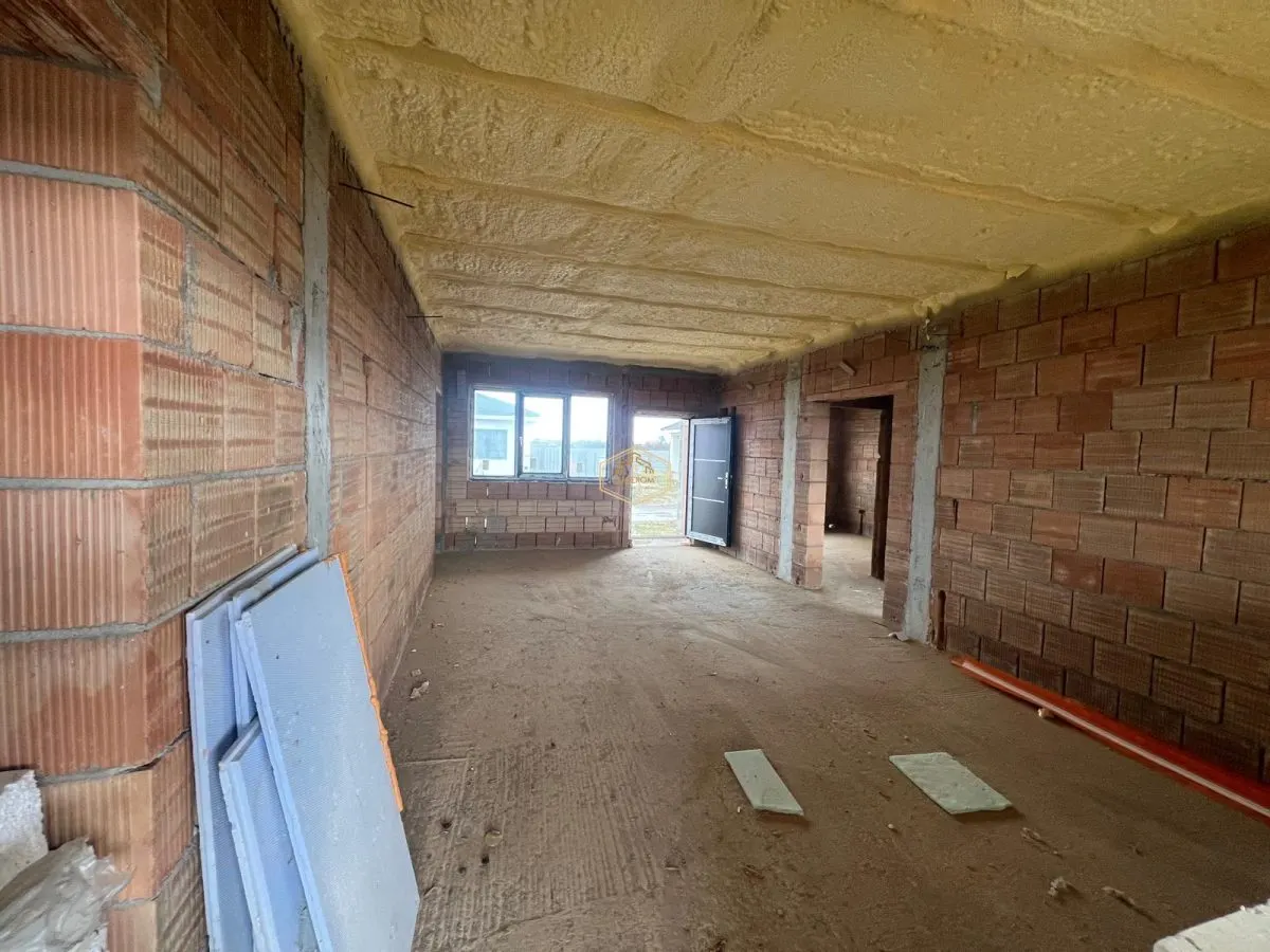 Casa Noua cu 4 camere în  Lazuri | Teren 550 mp| Ansamblu  rezidențial privat - foto 11