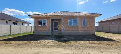 Casa Noua  cu 4 camere în Lazuri | Teren 550mp | Ansamblu rezidențial privat - foto 2
