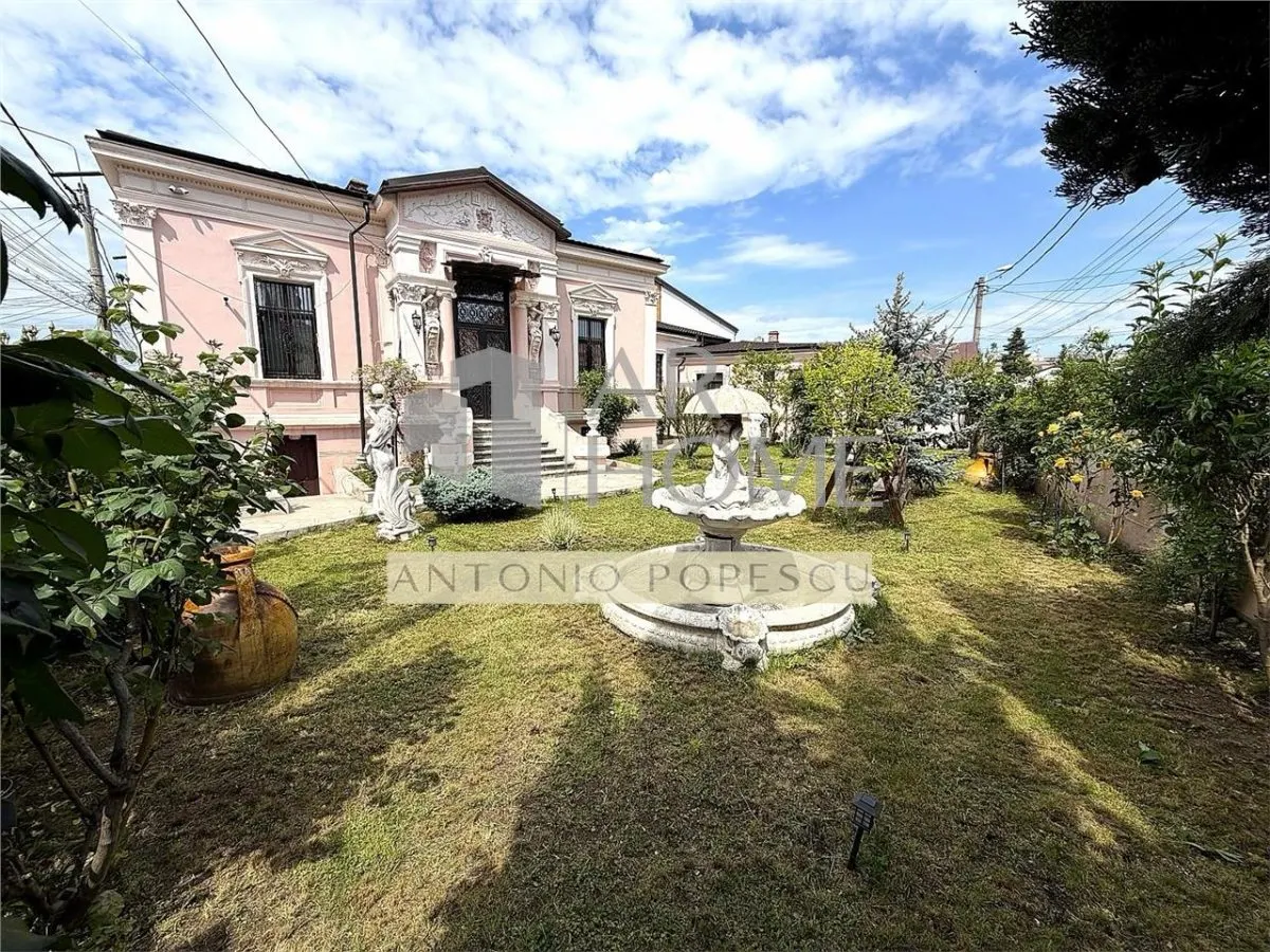 Casa 11 camere D+P,cu o arhitectura deosebita, ultracentral, Ploiesti. - foto 1
