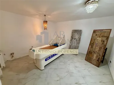 Casa 11 camere D+P,cu o arhitectura deosebita, ultracentral, Ploiesti. - foto 18