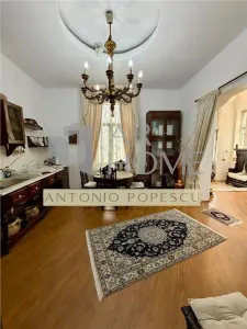 Casa 11 camere D+P,cu o arhitectura deosebita, ultracentral, Ploiesti. - foto 6