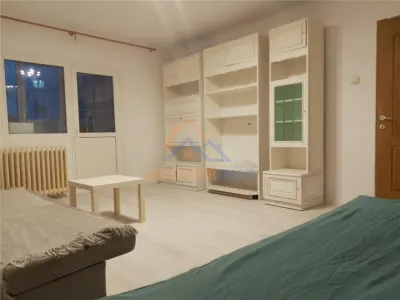 Apartament 3 camere Unirii decomandat etaj 2 - Bucuresti