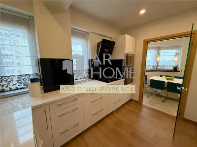 Apartament 3 camere, parcare subterana, Ploiesti, ultracentral. - foto 16