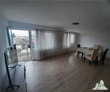 Casa spatioasa cu 8 camere si teren de 801 mp - ideala pentru 2 familii - foto 2