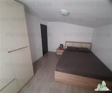 Casa spatioasa cu 8 camere si teren de 801 mp - ideala pentru 2 familii - foto 17