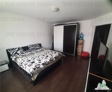Casa spatioasa cu 8 camere si teren de 801 mp - ideala pentru 2 familii - foto 5