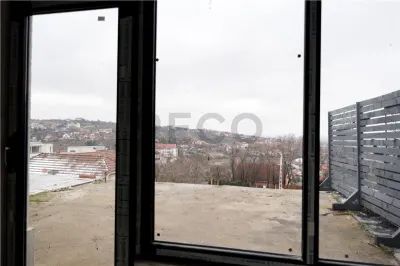 RECO apartament cu 3 camere parter + 2 etaje Oradea zona dealuri - foto 23